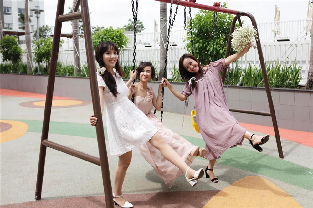 BTV Hoài Anh hiếm hoi nhắc 2 em gái xinh đẹp, giỏi giang-6