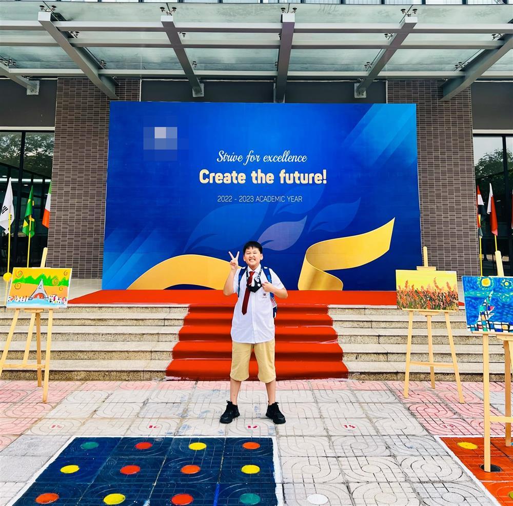 Dàn sao Việt nô nức đưa con đi khai giảng năm học mới-10