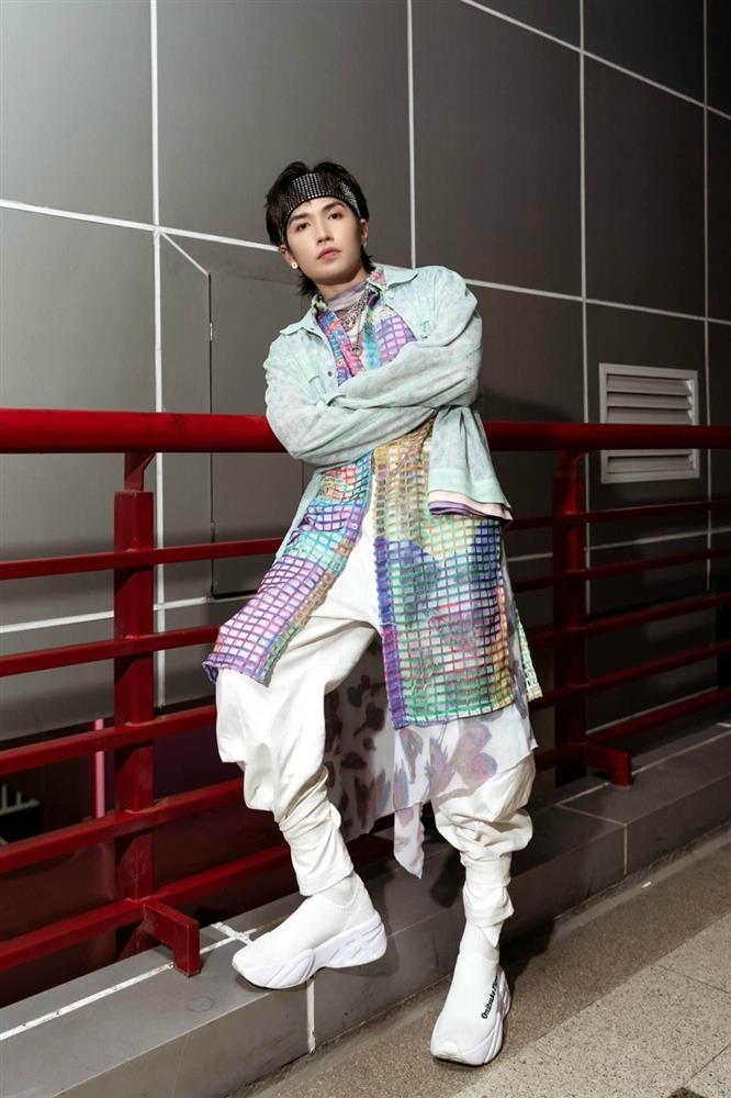 Bồ trẻ tin đồn Khổng Tú Quỳnh được khen bảnh hơn Ngô Kiến Huy-9