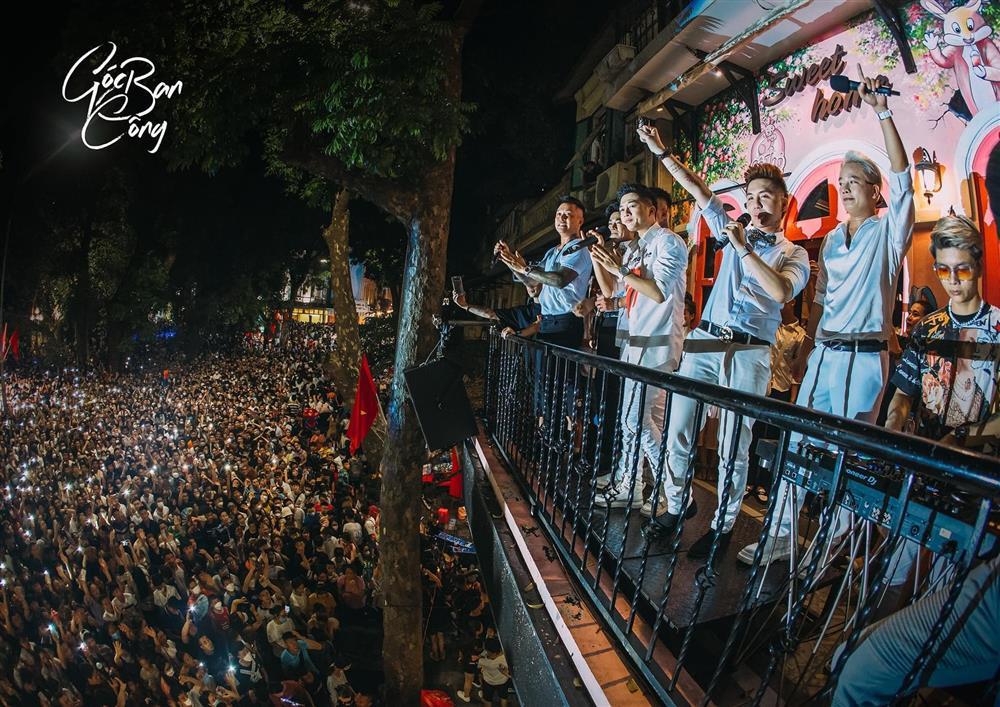 Ca sĩ Tuấn Hưng bị xem xét xử phạt vì hát không phép ở phố đi bộ-1