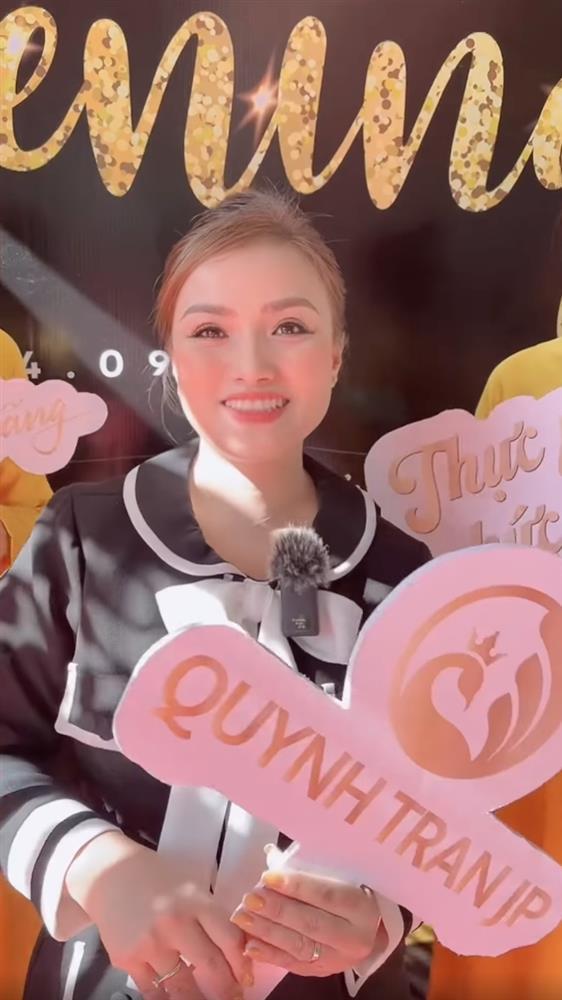 Khoe giàu sang chuẩn đại gia, Quỳnh Trần JP vẫn bị chê thậm tệ-4