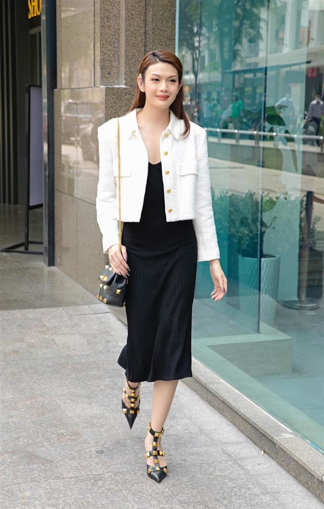 Đào Bá Lộc mặc váy, đi giày cao gót catwalk cực kỳ uyển chuyển-3