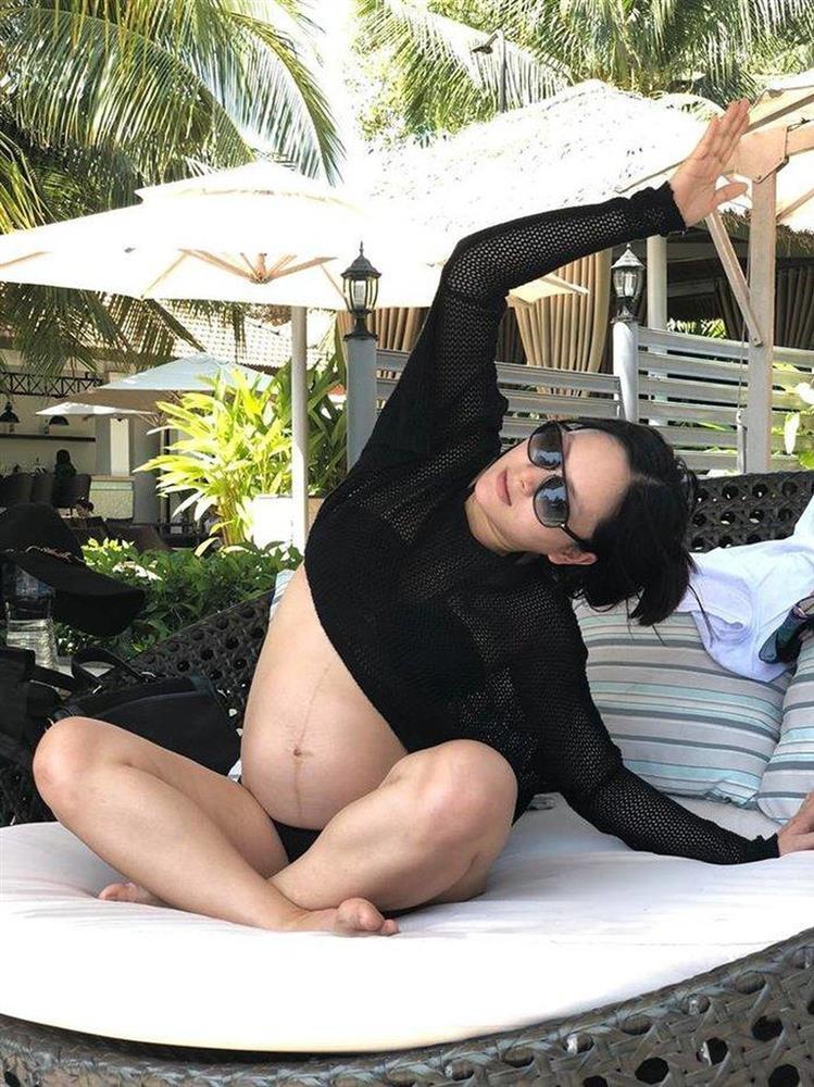 MC Thu Hoài tập yoga bầu cùng chồng đại gia-10