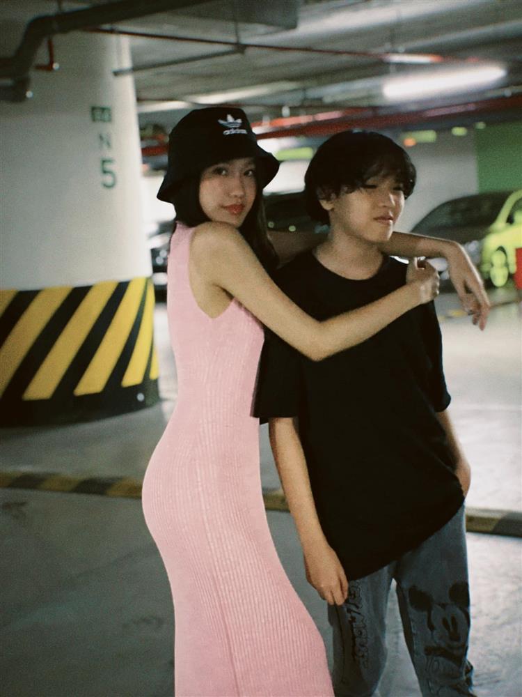 Em trai Doãn Hải My 13 tuổi cao 1m77, tóc xoăn dài lãng tử-2