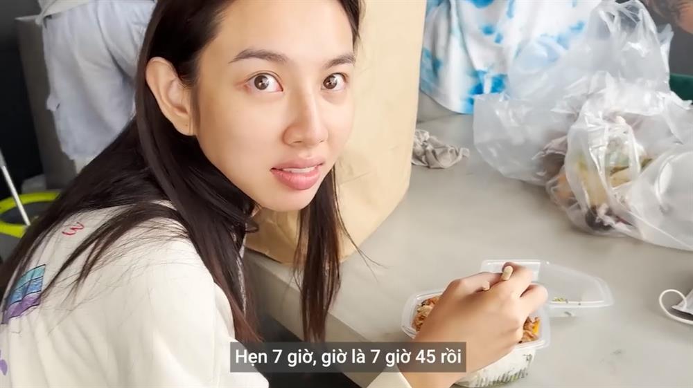 Hoa hậu Thùy Tiên liên tục bị ê-kíp dìm hàng khi chụp ảnh-1