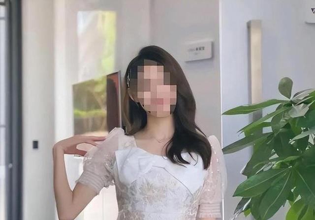 Bi kịch vợ đi làm gái bao trả nợ cho chồng, ai ngờ khách là bạn chồng-1