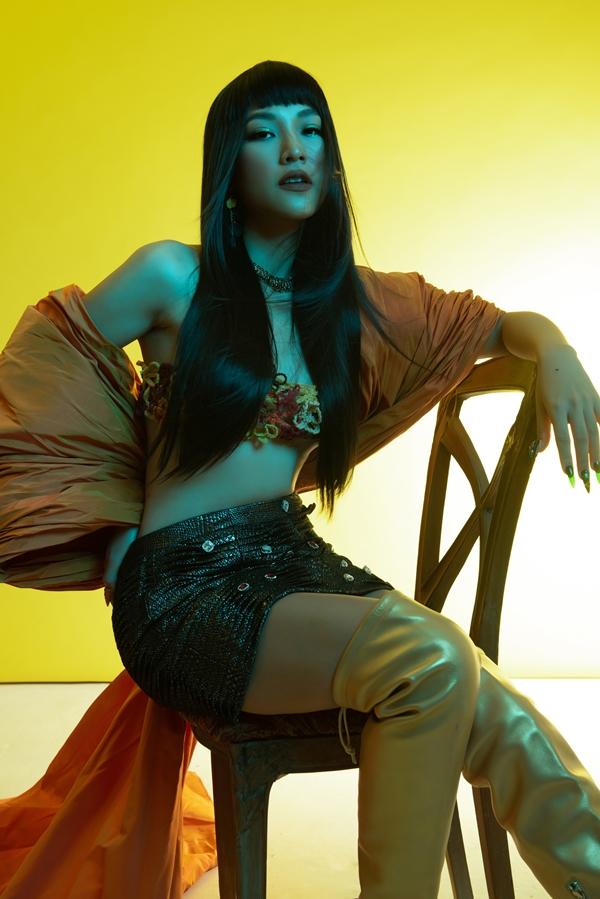 Sau ly hôn, Hoàng Oanh ngày càng gợi cảm chuẩn gái một con-7