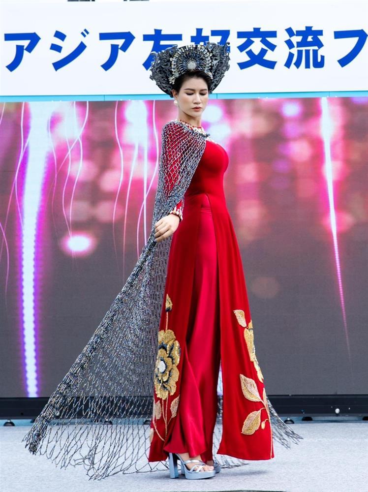 Trang Trần mặc lại áo dài từng là thảm họa: Nay đã khác xưa?-2