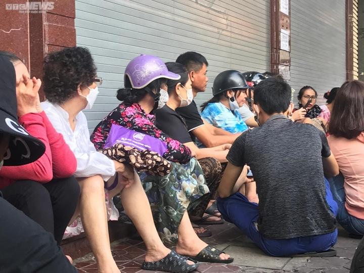 Dân xếp hàng từ sáng sớm mua bánh Trung thu nức tiếng Hải Phòng-2