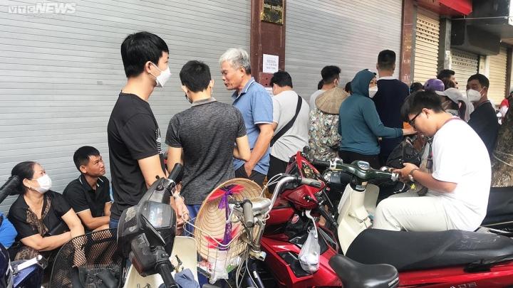 Dân xếp hàng từ sáng sớm mua bánh Trung thu nức tiếng Hải Phòng-8