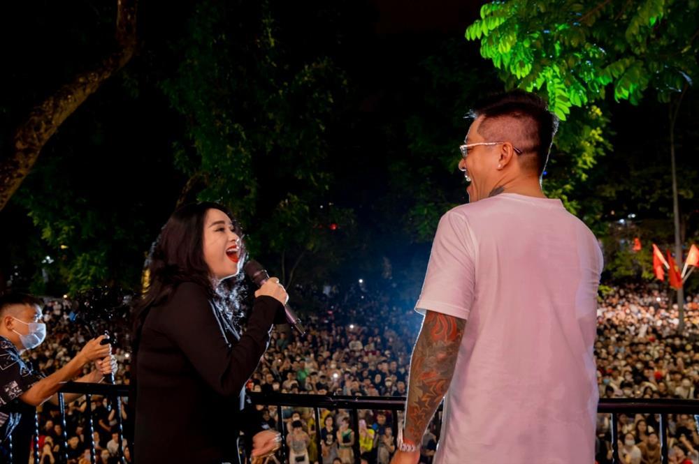 Liveshow ở góc ban công của Tuấn Hưng bị phạt 12,5 triệu đồng-2