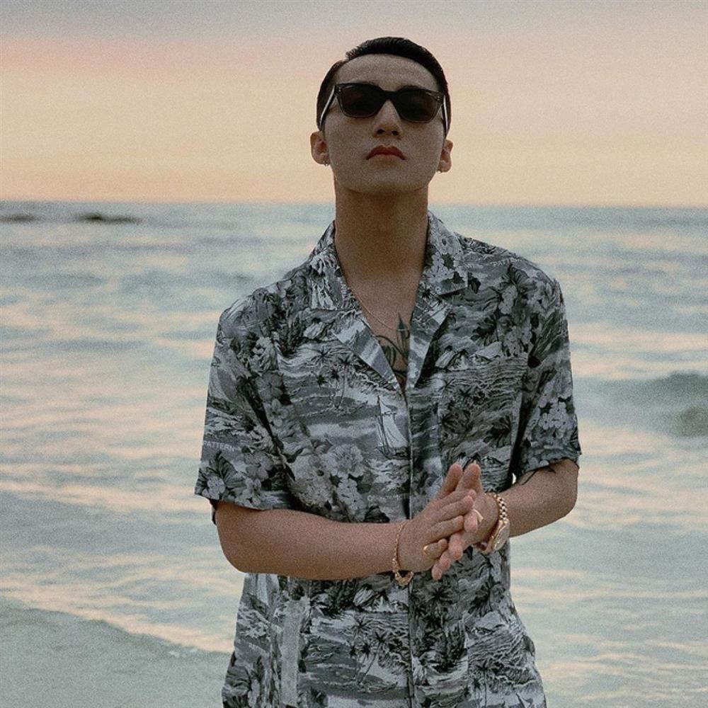 Hải Tú xài mãi 1 chiếc túi mặc kệ Sơn Tùng đổi đồ hiệu xoành xoạch-10