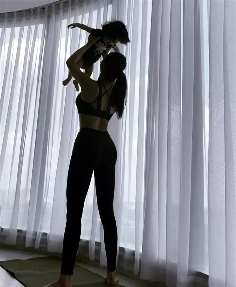 Trần Bảo Sơn hiếm hoi khoe con út, bất ngờ ngoại hình-8