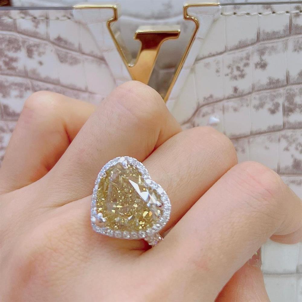 Lệ Quyên tậu thêm nhẫn mới vào bộ sưu tập kim cương cực khủng-2