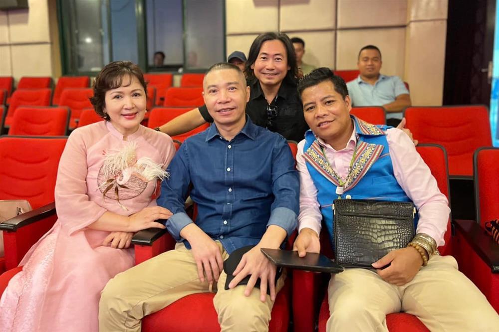 NSND Công Lý khóc nức nở khi dự lễ giỗ tổ ngành sân khấu-6