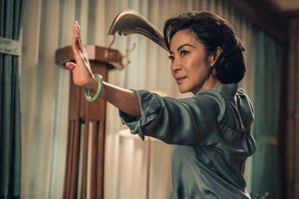 Bị đuổi khéo khi nhận Quả Cầu Vàng, Dương Tử Quỳnh đáp trả bá đạo-3