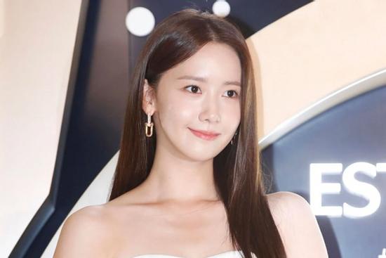 Yoona (SNSD) hốt hoảng vì tin đồn tăng 10kg, cặp kè trai đẹp mới