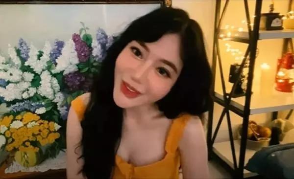 Hoa hậu Mai Phương môi tều, make up ô dề lạ hoắc sau đăng quang-7