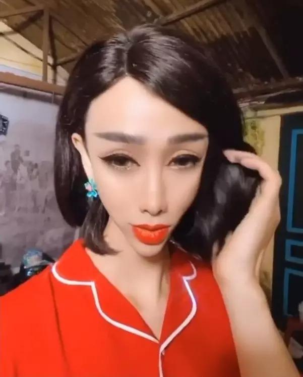 Hoa hậu Mai Phương môi tều, make up ô dề lạ hoắc sau đăng quang-8