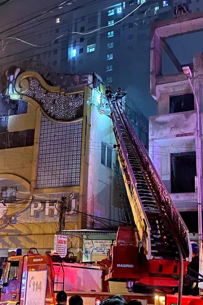 Vụ cháy quán karaoke ở Bình Dương: Đã phát hiện 12 người chết-4