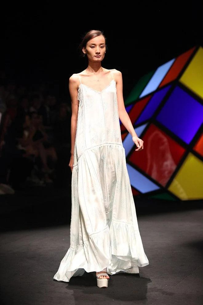 Body Lê Thúy một trời một vực ở quá khứ và hiện tại-8