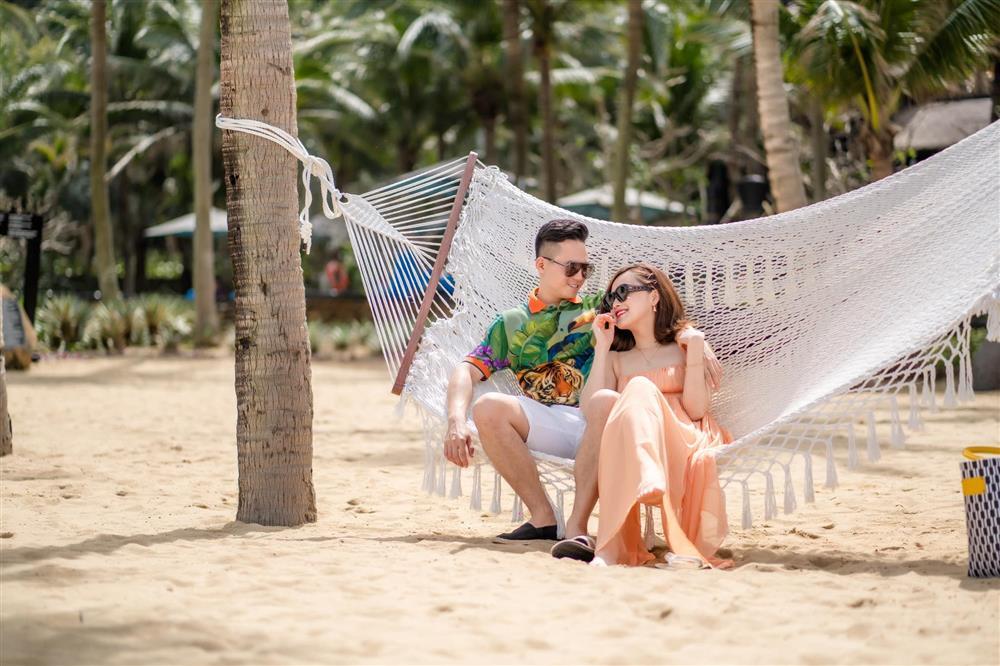 4 năm hôn nhân của top 10 Hoa Hậu Việt Nam và chồng cảnh sát-12