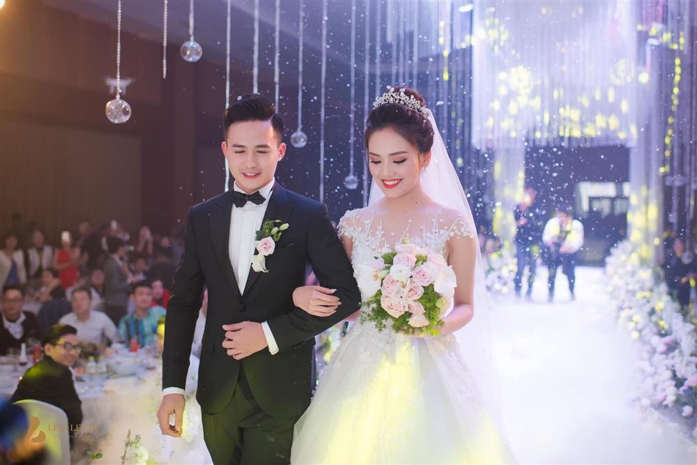 4 năm hôn nhân của top 10 Hoa Hậu Việt Nam và chồng cảnh sát-7
