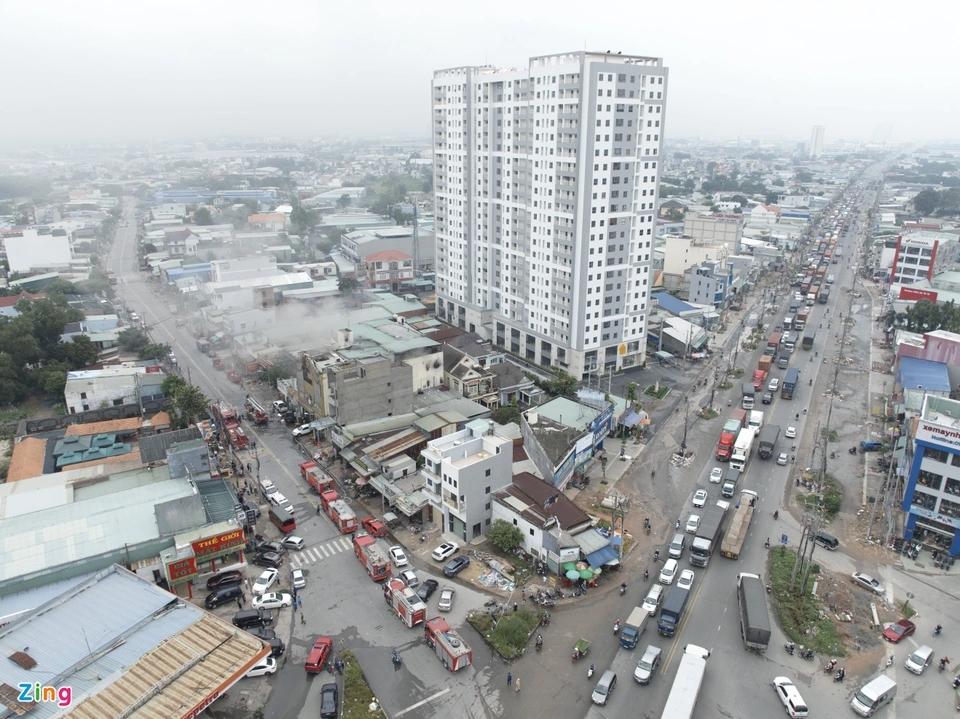 Hiện trường vụ cháy karaoke khiến 12 người chết nhìn từ trên cao-9