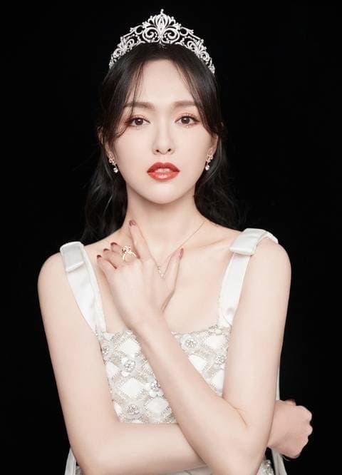 Chị em săn sale 1K thì Đường Yên chi 136 triệu mua ốp điện thoại-1