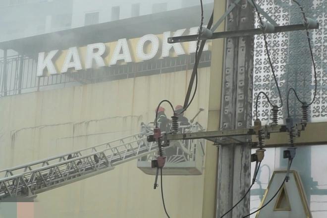 Quán karaoke ở Bình Dương cháy trở lại, cứu nạn vô cùng khó khăn-2