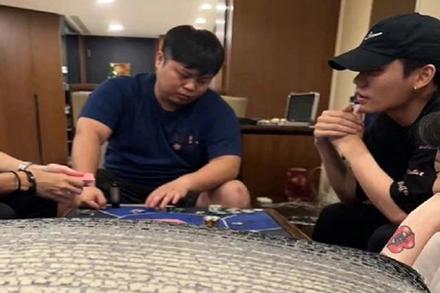 Thành Long và các nghệ sĩ Trung Quốc lao đao vì nghiện cờ bạc