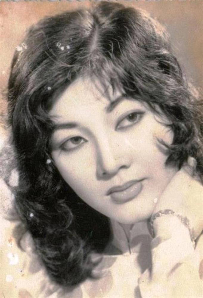 Ảnh: Nhan sắc tuyệt thế giai nhân của minh tinh Thẩm Thúy Hằng-3