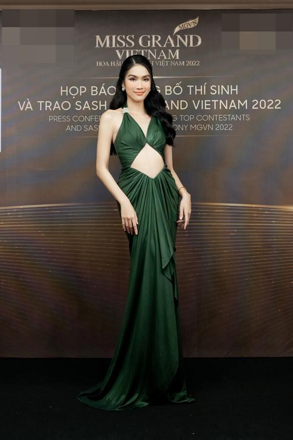 Thùy Tiên bị Hải Triều, Ngọc Phước làm khó ngay trên thảm đỏ-6