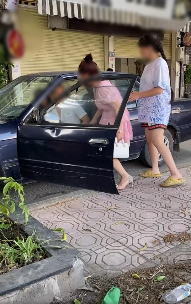 Bố ngoại tình với người bằng tuổi con gái bị bắt quả tang tại trận-1