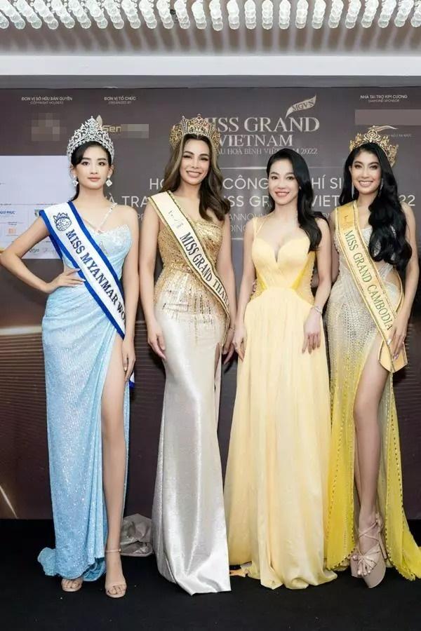 Thùy Tiên bị Hải Triều, Ngọc Phước làm khó ngay trên thảm đỏ-12