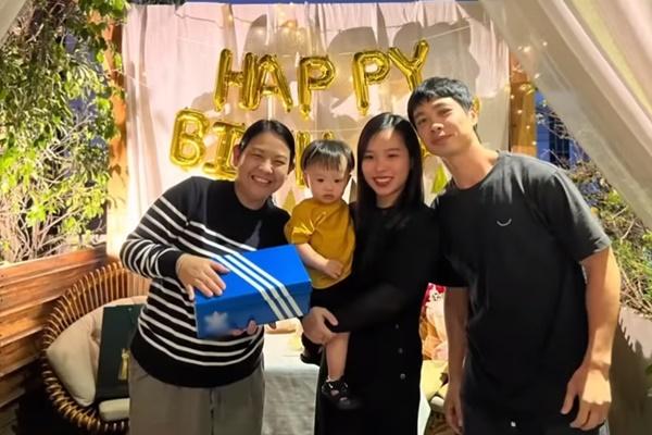 Cuộc hội ngộ cảm động của Công Phượng trên sân Thống Nhất-3