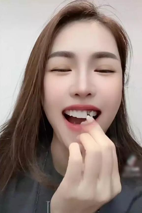 Trang Nemo xuất hiện với hàm răng kỳ lạ, cái còn cái mất-4