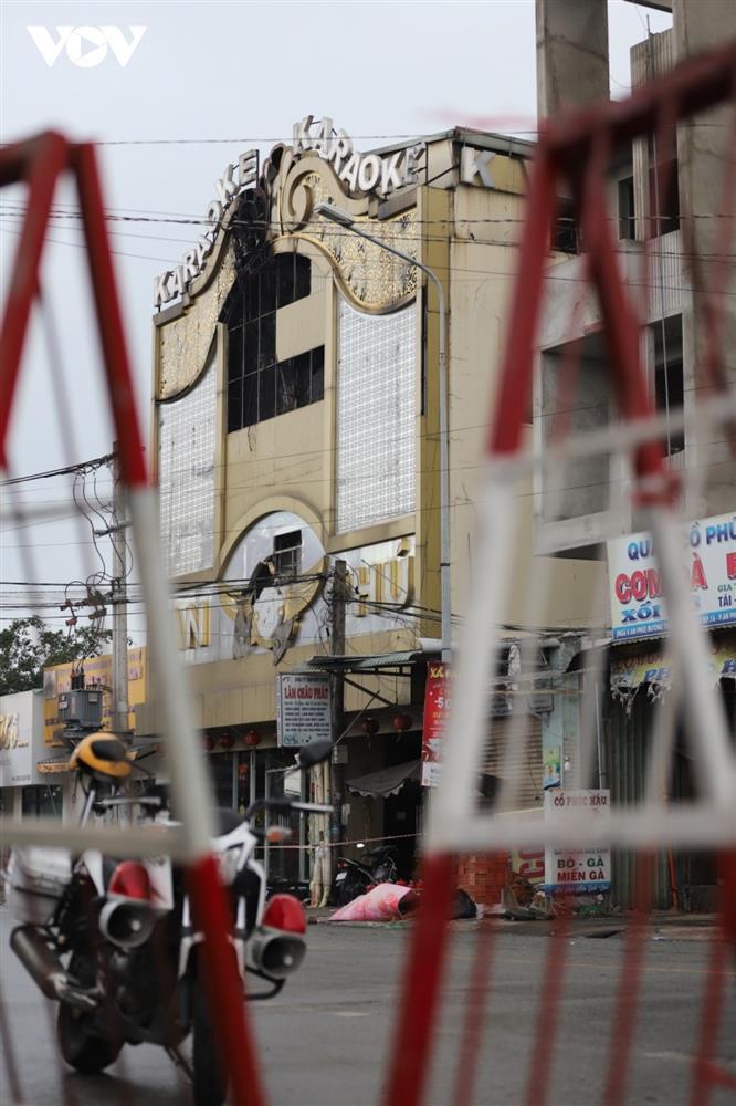 Vụ cháy quán karaoke ở Bình Dương: Khách nghe báo cháy, đóng cửa hát tiếp-3