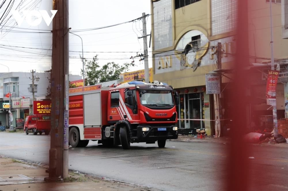 Cận cảnh hiện trường quán karaoke ở Bình Dương sau vụ cháy-9