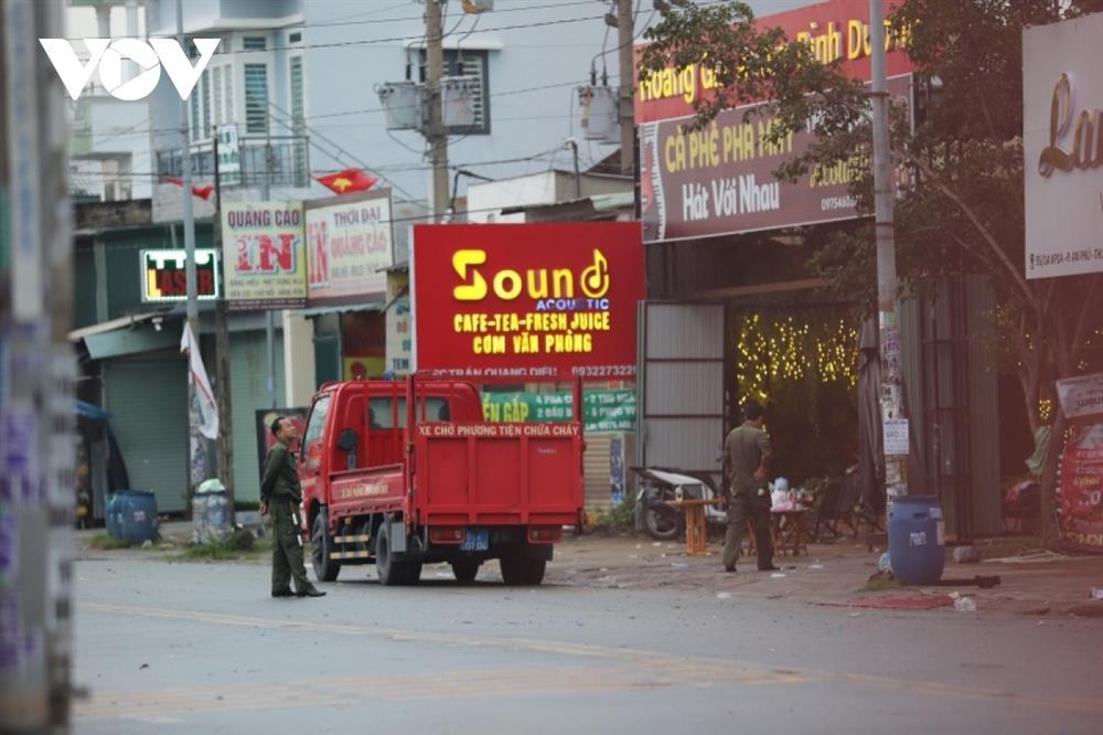 Cận cảnh hiện trường quán karaoke ở Bình Dương sau vụ cháy-13