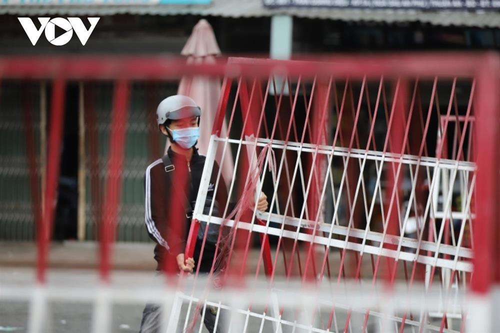 Cận cảnh hiện trường quán karaoke ở Bình Dương sau vụ cháy-14