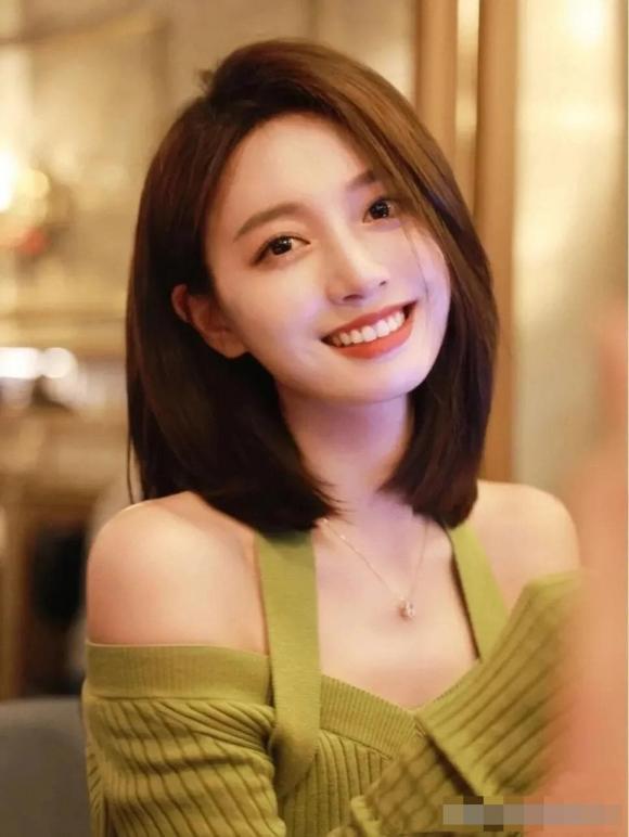 4 kiểu tóc ngang vai hack tuổi cho phụ nữ 50-6