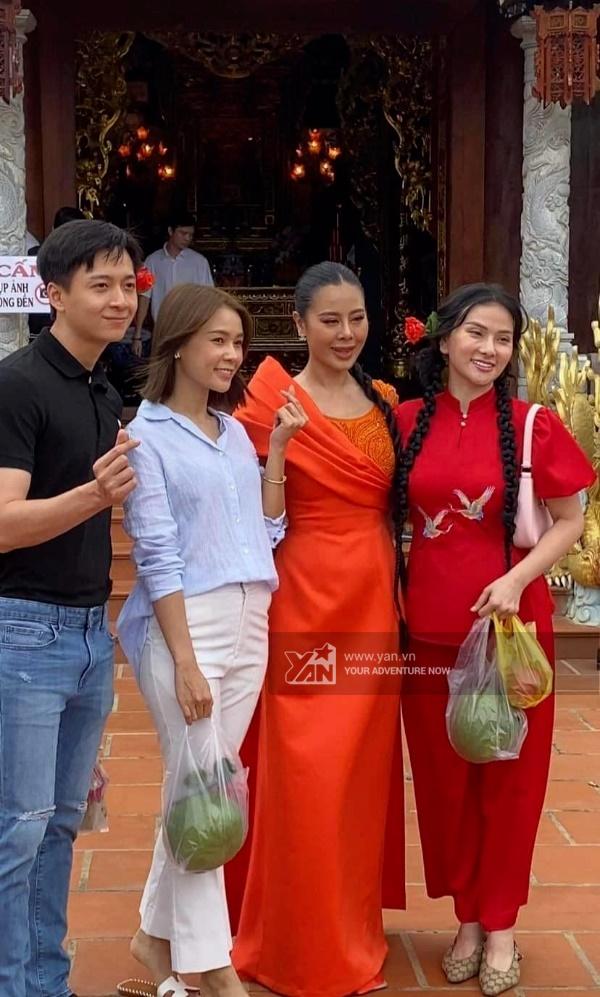 Ngọc Châu mặt mụn khuyết điểm - Hà Hồ makeup cực bén-5