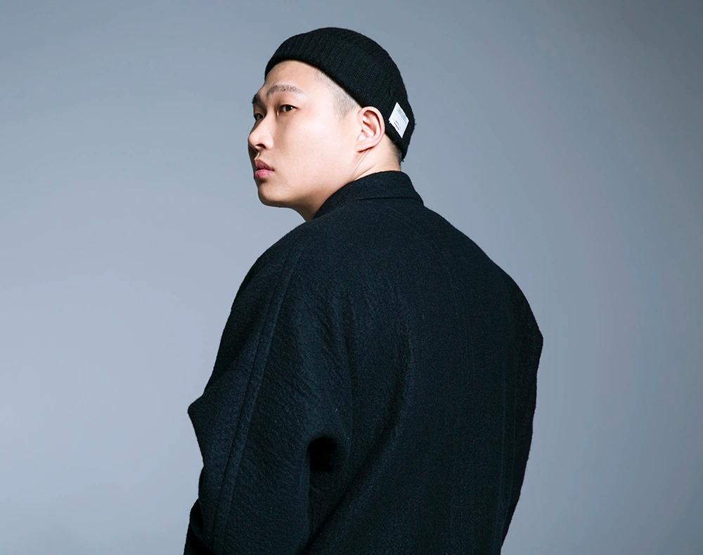 Rapper Hàn Quốc bị chỉ trích vì đùa cợt về siêu bão Hinnamnor-3