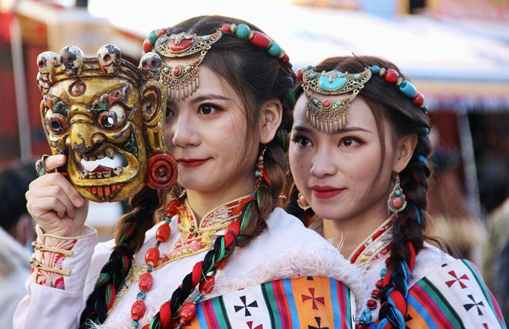 Vùng đất nơi con gái phải qua tay 20 đàn ông mới được lấy chồng-2