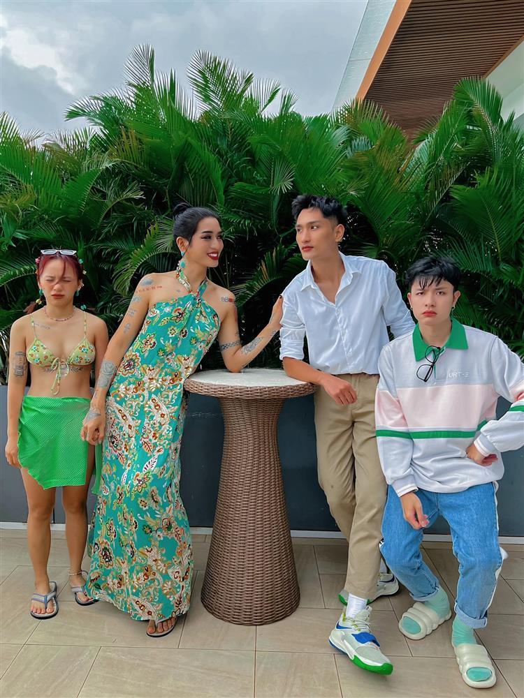 Các cặp sao Việt chân người này dài đến nách người kia-3