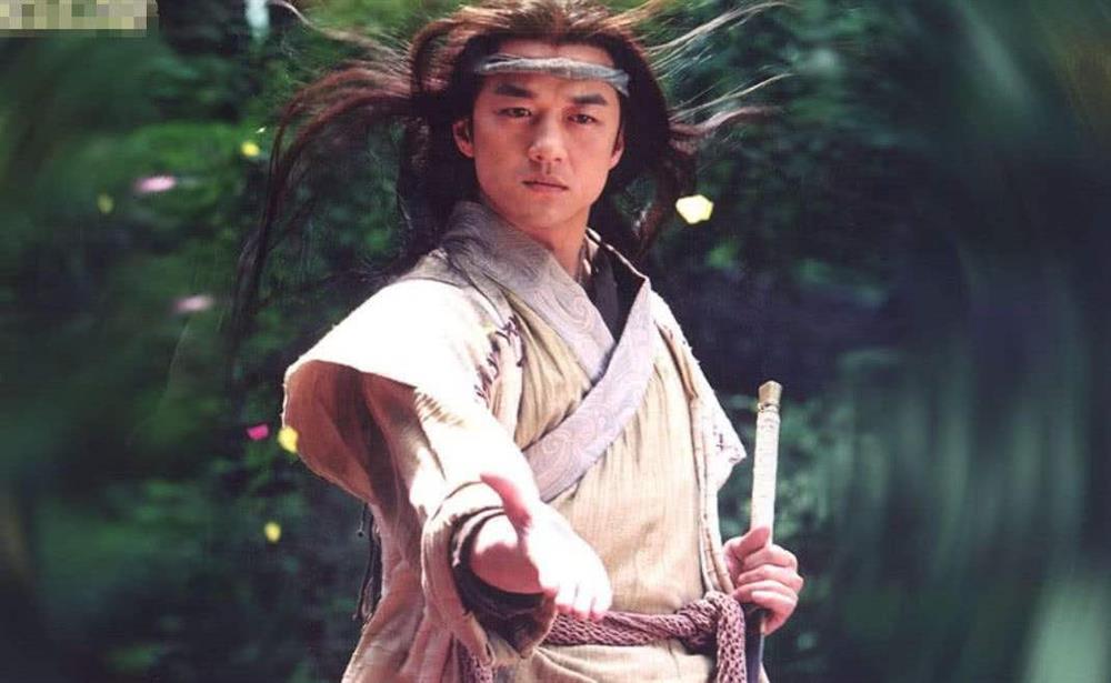 Lý Á Bằng tiều tụy vì vỡ nợ nghìn tỷ, vợ hoa hậu ra sao?-1