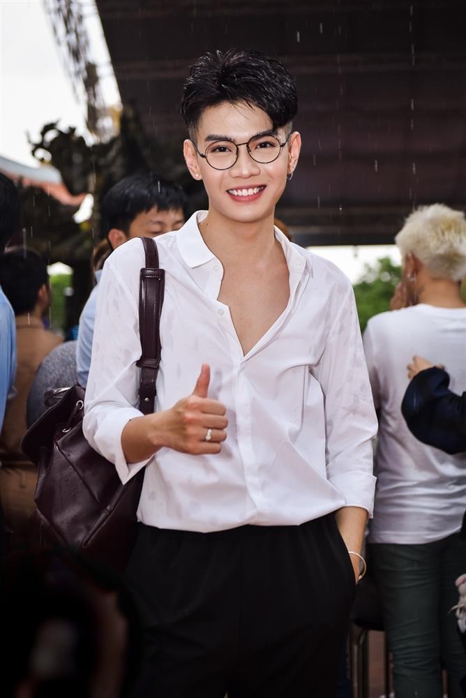 Đào Bá Lộc từng bị chê khi cúng Tổ nghề, hiện tại điểm 10 thanh lịch-7