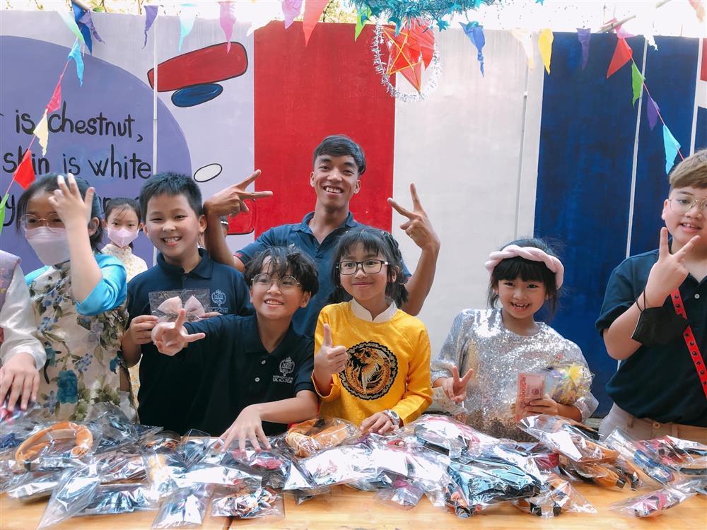 Con gái Mai Phương phổng phao, xinh xắn đi chơi Trung thu-5