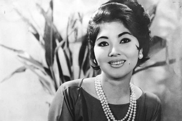 4 con trai lặng người trong tang lễ minh tinh Thẩm Thúy Hằng-18